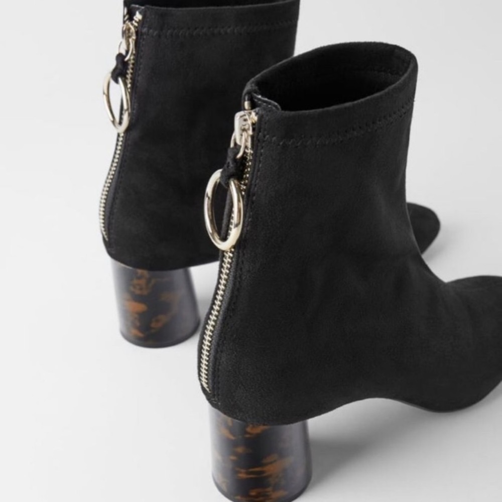 NWOT tortoiseshell heeled boots